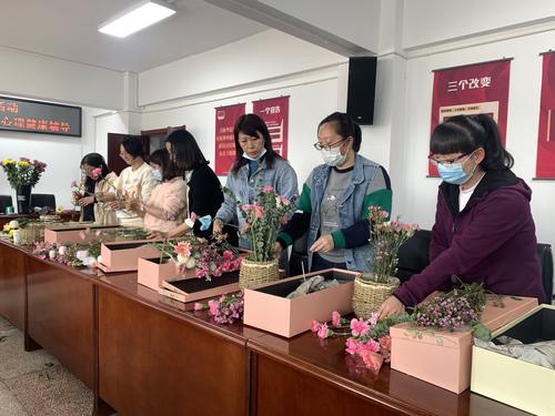 五华区自然资源局开展庆祝“三八”国际妇女节艺术插花活动 中国科学网www.minimouse.com.cn 五华区自然资源局开展庆祝“三八”国际妇女节艺术插花活动 中国科学网www.minimouse.com.cn