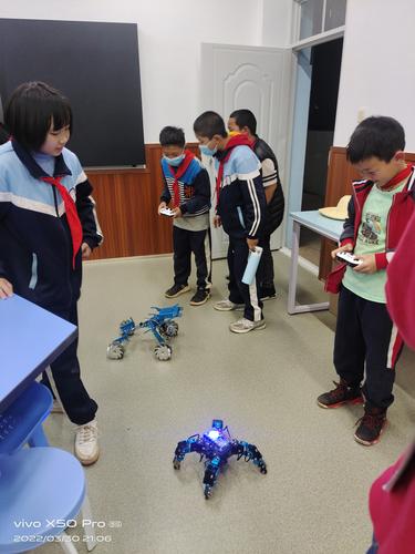 创客与人工智能展示中心落地乡村学校农村孩子零距离感受新科技 中国科学网www.minimouse.com.cn 创客与人工智能展示中心落地乡村学校农村孩子零距离感受新科技 中国科学网www.minimouse.com.cn