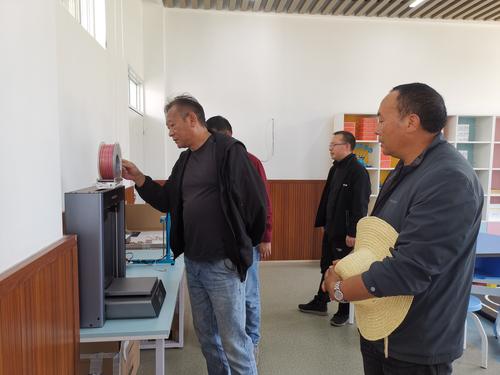 创客与人工智能展示中心落地乡村学校农村孩子零距离感受新科技 中国科学网www.minimouse.com.cn 创客与人工智能展示中心落地乡村学校农村孩子零距离感受新科技 中国科学网www.minimouse.com.cn