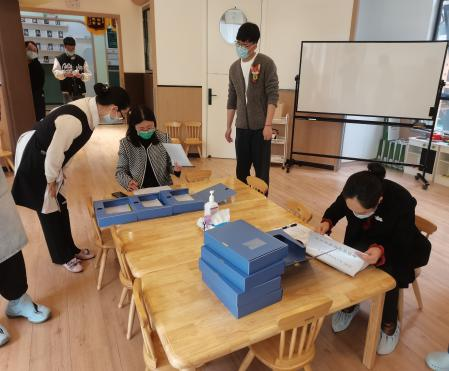 创先争优  树立典型 五华区迎接创建示范性托育机构市级评审 中国科学网www.minimouse.com.cn