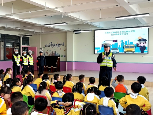 20240326 红锦社区联合交警一大队八中队开展“文明出行，安全‘童’行”安全教育宣传活动图片（2）_proc
