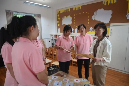 区政协主要领导率队开展教师节走访慰问