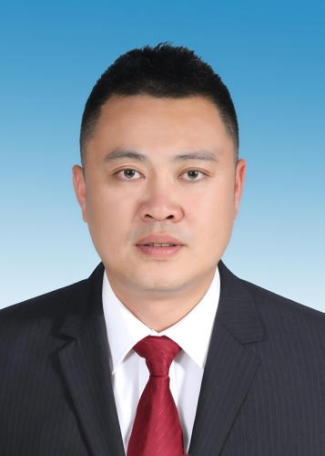 邓波副区长 证件照（蓝底渐变色  修改版）