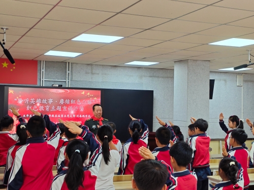 战斗英雄刘春鹏走进校园开展红色教育